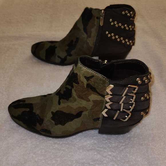 EUC Sam Edelman Suede Booties - Picture 3 of 6